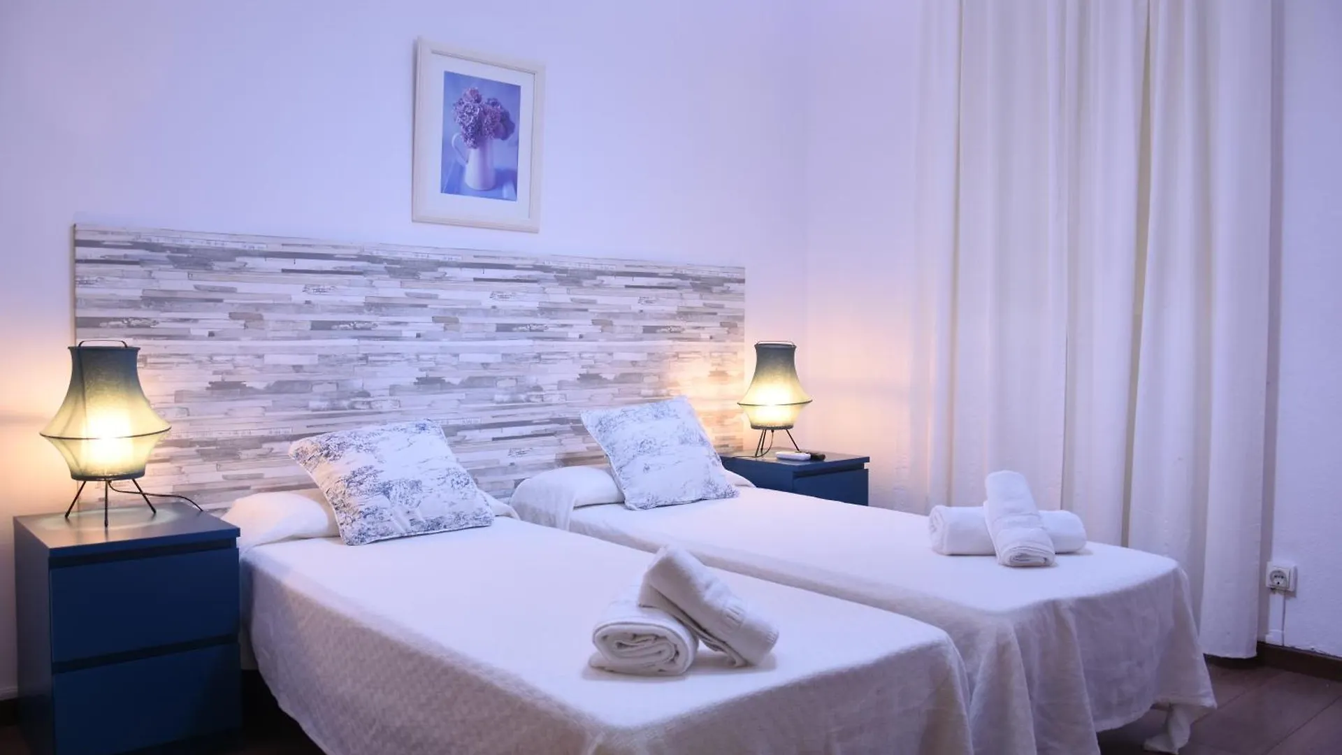 Ally'S Bed&Breakfast, Barcelona 2*,  Spain